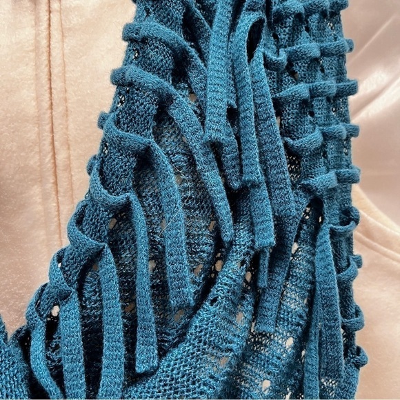 🌟 $10 🌟 Crocheted tube scarf with tassels - Picture 3 of 6